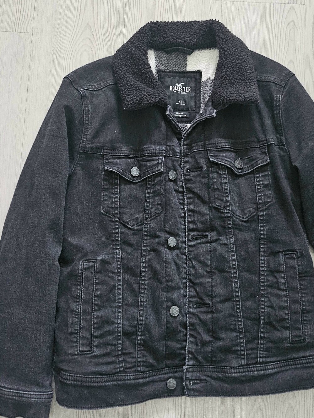 Hollister Men’s Black Denim Jacket with Sherpa Collar